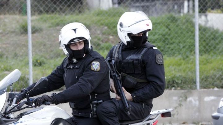 Η ομάδα ΔΙΑΣ συνέλαβε πέντε διαρρήκτες στο Ίλιον την ώρα που παραβίαζαν κατοικία