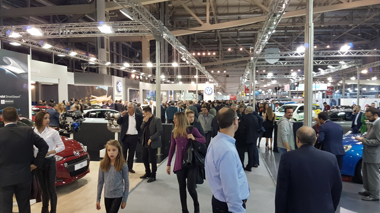 Πολύς κόσμος στην φετινή έκθεση....