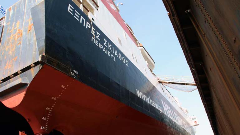 Αλόννησος: Βλάβη σε καταπέλτη πλοίου