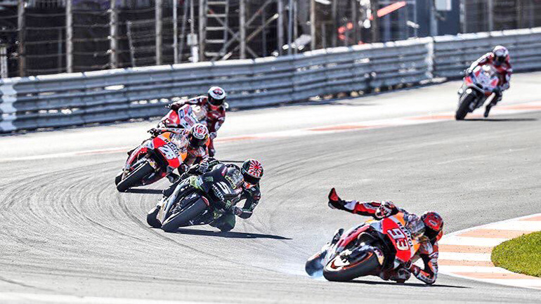 MotoGP Throwback: Το περσινό «σώσιμο» του Marquez στη Valencia!