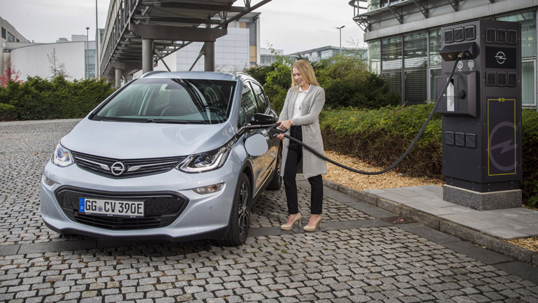 Τοποθετούν 160 σταθμούς φόρτισης σε μία πόλη Τοποθετούν 160 σταθμούς φόρτισης σε μία πόλη