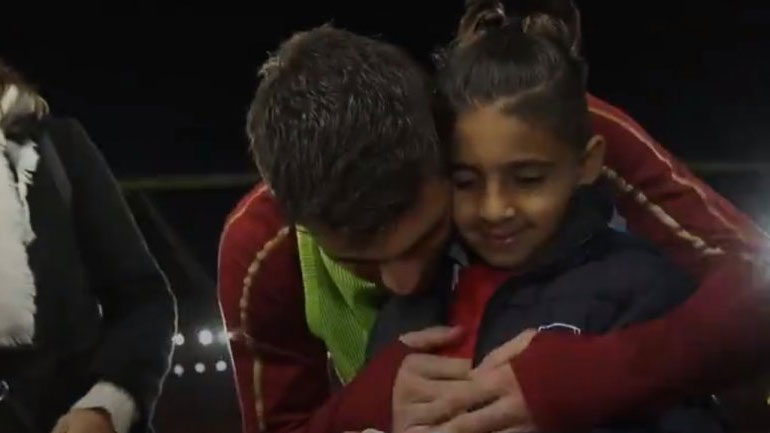 Ο Παπασταθόπουλος έδωσε χαρά σε οκτάχρονο τυφλό φίλαθλο της Άρσεναλ