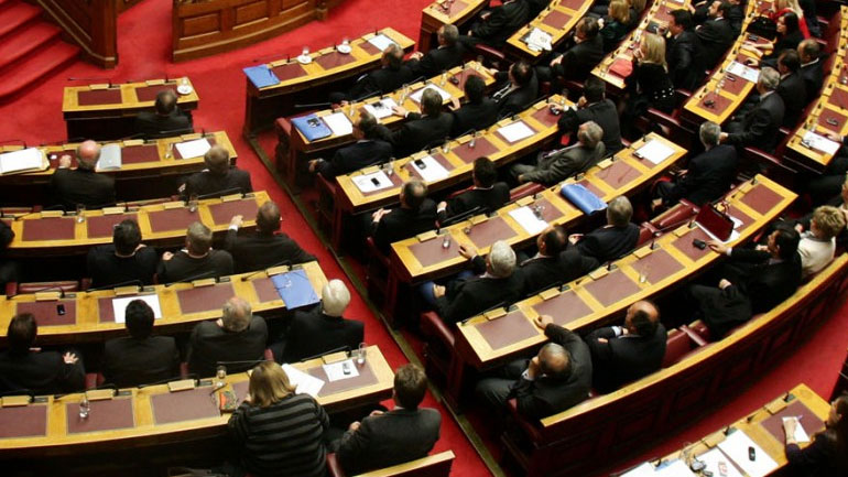 Πυρά μετά την απόρριψη αιτήματος των κομμάτων της αντιπολίτευσης να προσέλθουν σε ακρόαση οι πυρόπληκτοι