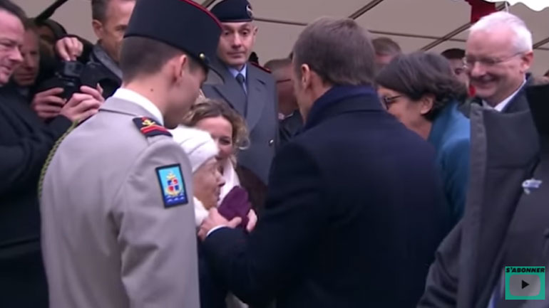 Υπεραιωνόβια μπέρδεψε τη Μέρκελ με την Μπριζίτ Μακρόν