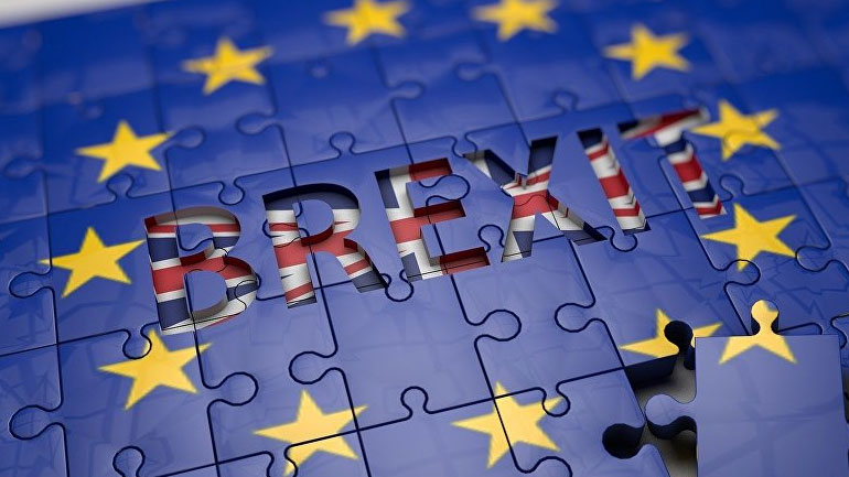 Βρετανία: Έντονες αντιδράσεις Συντηρητικών και Εργατικών στην ανακοίνωση σχεδίου συμφωνίας για το Brexit