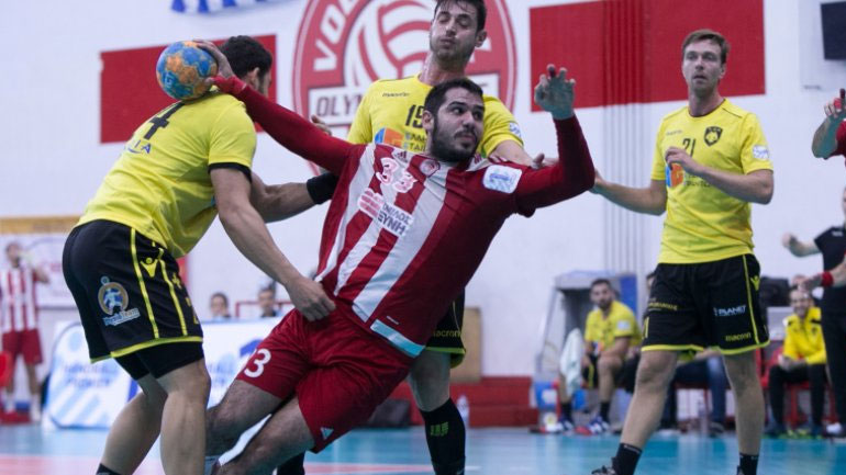 Χάντμπολ: Όρθια σε «νεκρό» χρόνο η ΑΕΚ, απέσπασε ισοπαλία 23-23 από τον Ολυμπιακό