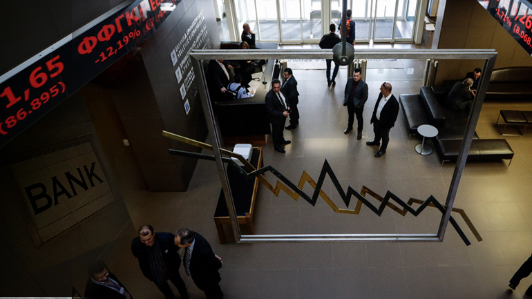 Σε δίνη και πάλι οι τραπεζικές μετοχές