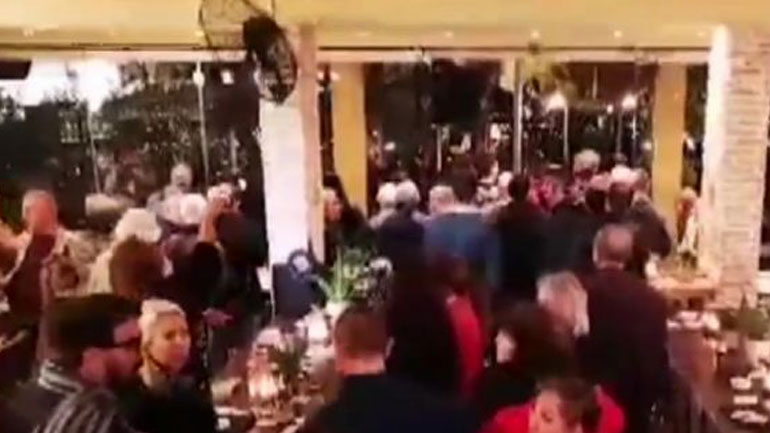  Αναστάτωση στο μεζεδοπωλείο την ώρα της παρέμβασης 