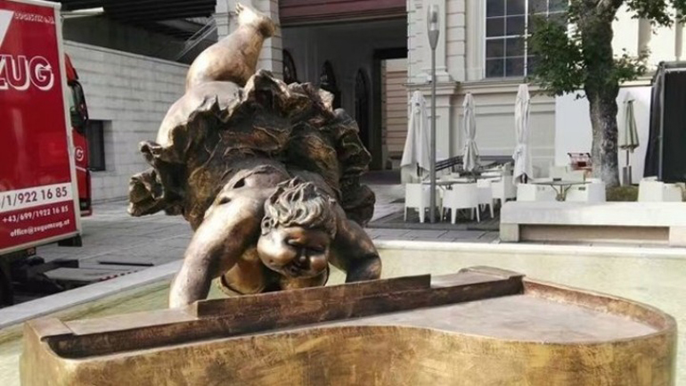 Δεκαπέντε αγάλματα Κινέζου καλλιτέχνη θα στολίσουν για μία εβδομάδα τη Θεσσαλονίκη