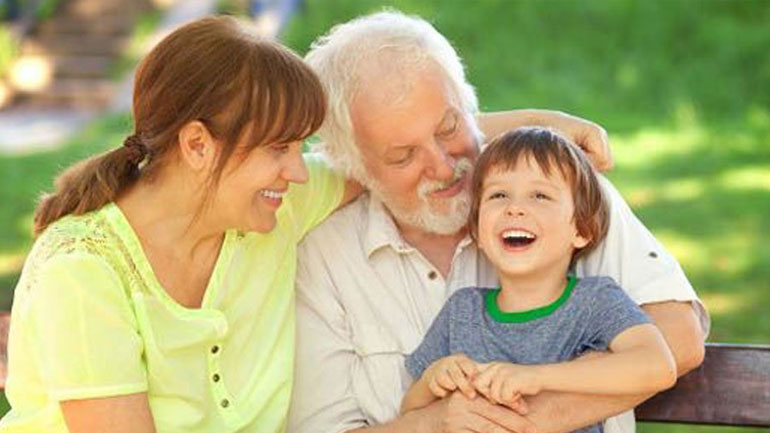 Γιατί το παιδί έχει αδυναμία στον παππού;