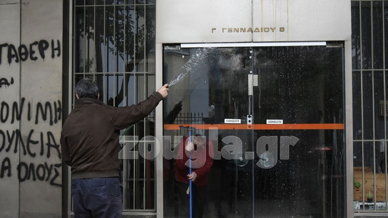 Διαψεύδει η ΠΟΕ-ΟΤΑ οποιαδήποτε ανάμειξη στην επίθεση έξω από τα γραφεία της ΚΕΔΕ