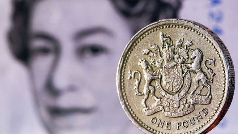 «Βουτιά» για τη στερλίνα μετά την παραίτηση του υπουργού για το Brexit