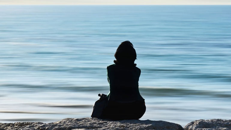 Τι επιπτώσεις μπορεί να έχει στην υγεία μας η μοναξιά;