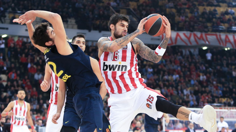 Νέα ήττα για τον Ολυμπιακό στην Euroleague – Έχασε 73-72 από τη Φενέρ στο ΣΕΦ