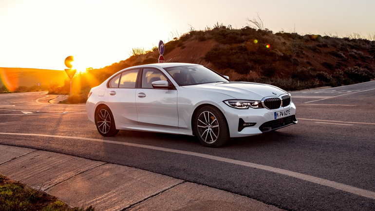 Η νέα BMW 330e Sedan καίει μόλις 1,7 λτ./100 χλμ.