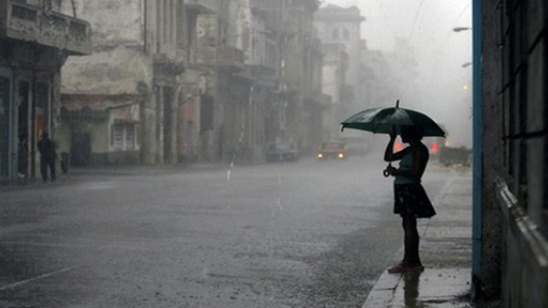 Νεφώσεις, χιόνι και τοπικές βροχές σήμερα