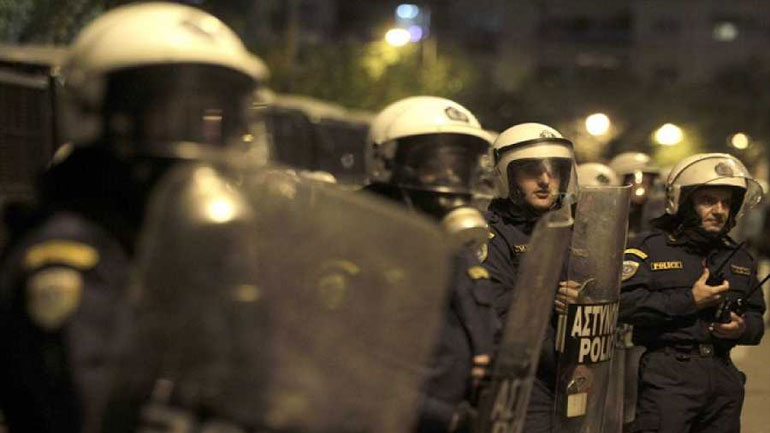 Επεισόδια έξω από τη ΓΑΔΑ