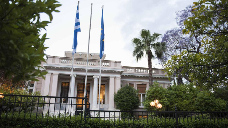 Μαξίμου: «Πρωτοφανής και άδικη η επίθεση της ΝΔ κατά του Αρχιεπισκόπου»