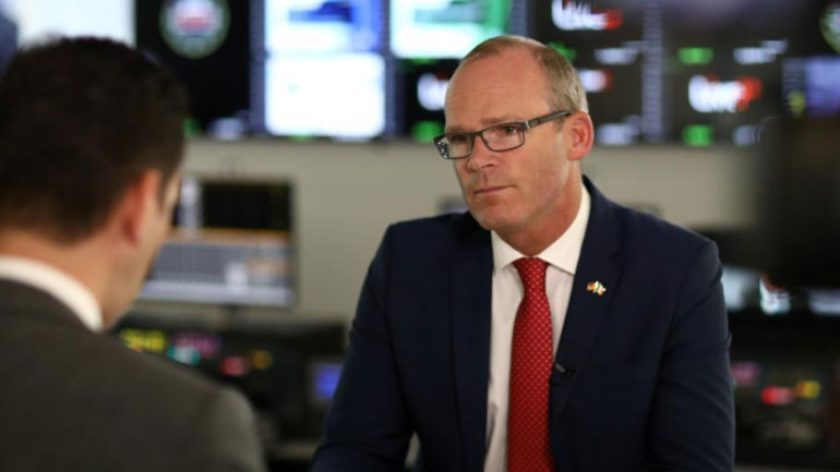 Ιρλανδός ΥΠΕΞ: Στηρίξτε το σχέδιο της Μέι διαφορετικά θα αντιμετωπίσετε χάος