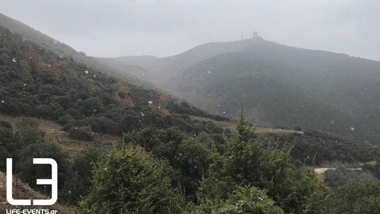 Θεσσαλονίκη: Έπεσαν οι πρώτες νιφάδες στον Χορτιάτη