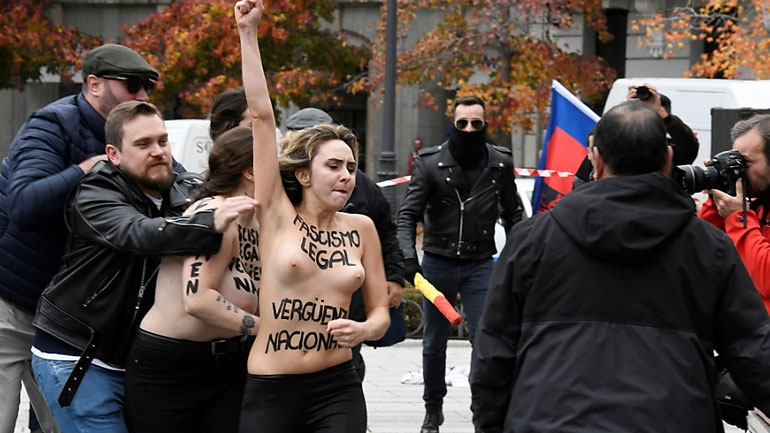 Ισπανία: Οι Femen σταμάτησαν πορεία υπέρ του Φράνκο