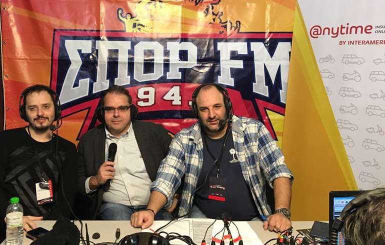 Oι παραγωγοί Αλέξανδρος Τσουβέλας και Σταύρος Χονδροθύμιος με τον Διευθυντή της Anytime Πάνο Κούβαλη