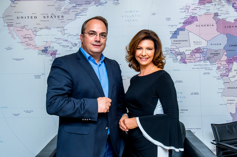 Η Κορίνα Πατέλη μαζί με τον  Γρηγόρη Κωνσταντέλλου