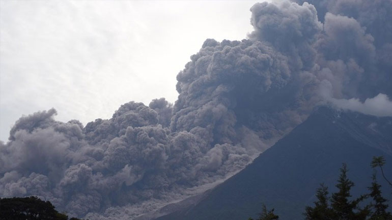 Γουατεμάλα: Χιλιάδες άνθρωποι απομακρύνθηκαν εξαιτίας της έκρηξης του ηφαιστείου Φουέγκο