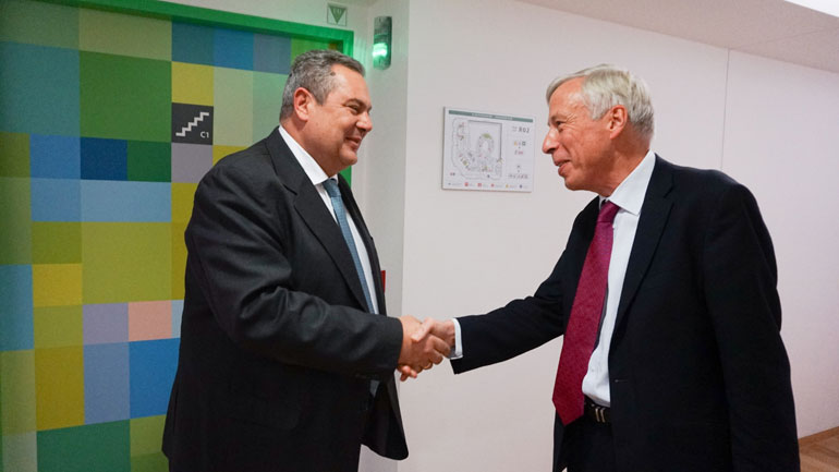 Συνάντηση ΥΕΘΑ Πάνου Καμμένου με τον Αν. Υπουργό Άμυνας του Ηνωμένου Βασιλείου Λόρδο Earl Howe στις Βρυξέλλες