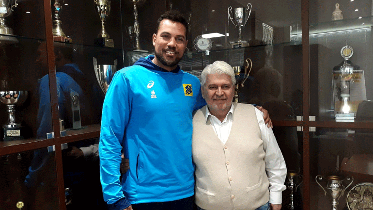 Βόλεϊ:  Στην Ελλάδα ο Σαντάνα για τις Εθνικές ομάδες