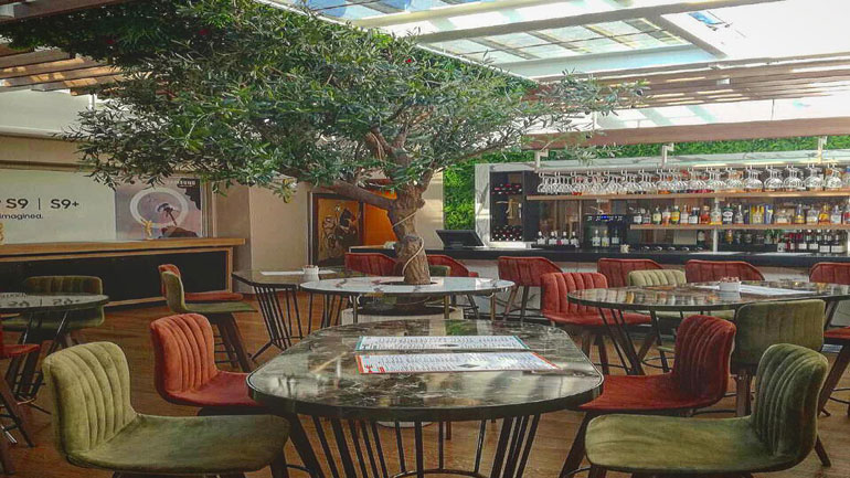 PublicCafé: Αέρας ανανέωσης και… Κυκλάδων στην καρδιά της Αθήνας!