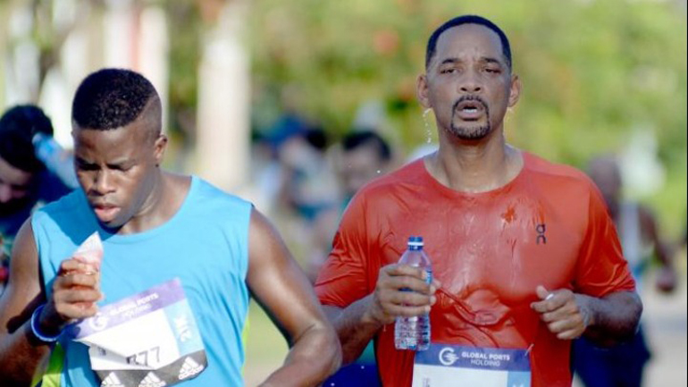 Δρομέας στον μαραθώνιο Marabana ο Γουίλ Σμιθ