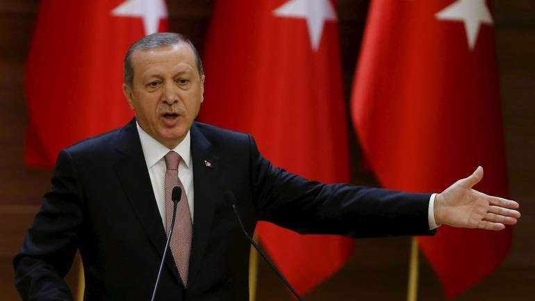 Ερντογάν σε Ευρωπαίους: «Μία μέρα αυτοί οι τρομοκράτες θα στρέψουν τα όπλα τους εναντίον σας»