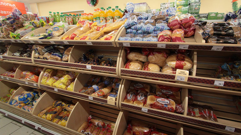 Έρευνα: Ένας στους πέντε Ρώσους αγοράζει μόνο τα αναγκαία είδη διατροφής