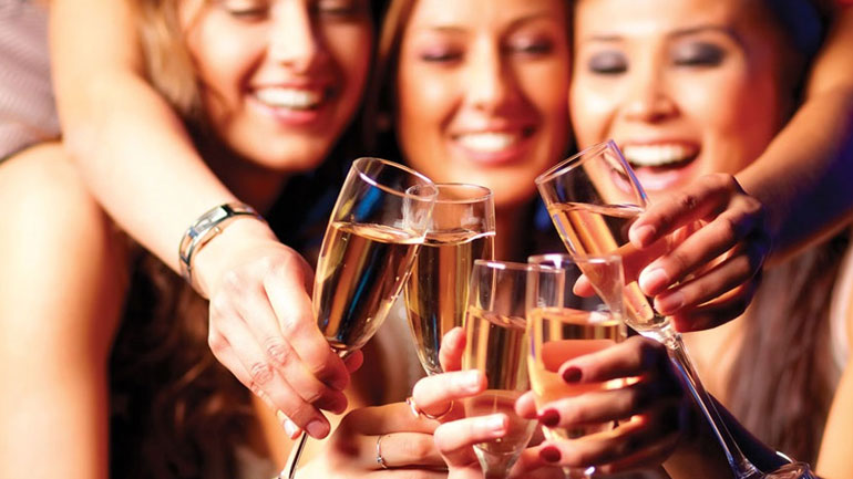 Τελικά παχαίνει το αλκοόλ;