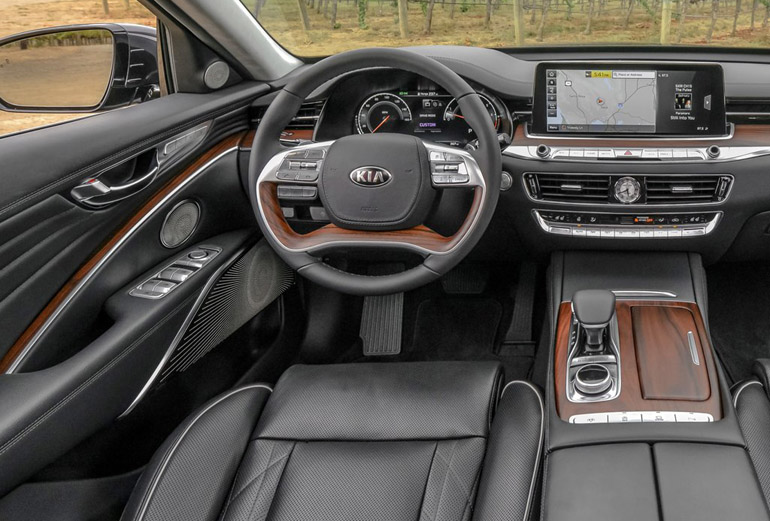 To εσωτερικό του Kia K900