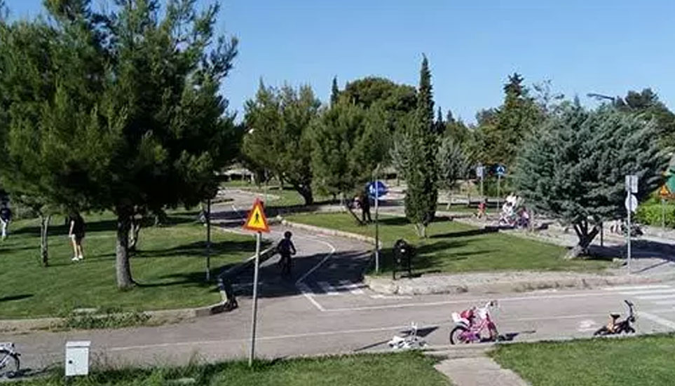 Περιφέρεια Αττικής: Ανακαίνιση του πάρκου κυκλοφοριακής αγωγής Νέας Ερυθραίας