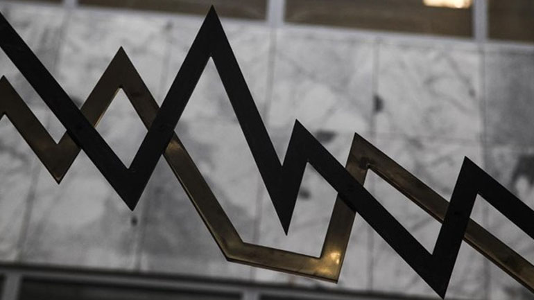 Με μικρή πτώση αυτήν την ώρα το Χρηματιστήριο