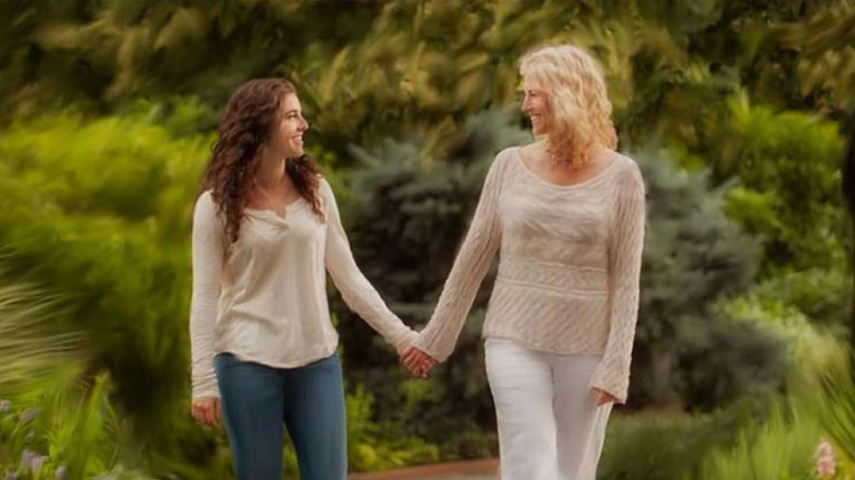 Γιατί τα παιδιά ακολουθούν την πορεία των μαμάδων τους στις επιλογές συντρόφου;