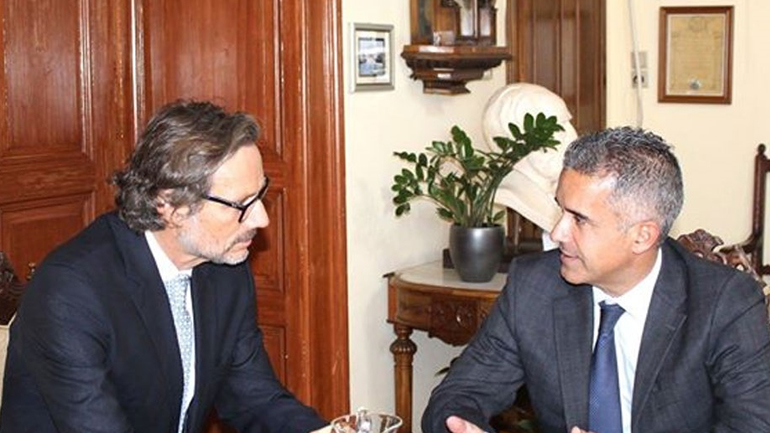 Συνάντηση του Γερμανού Πρέσβη με τον Δήμαρχο Σύρου – Ερμούπολης