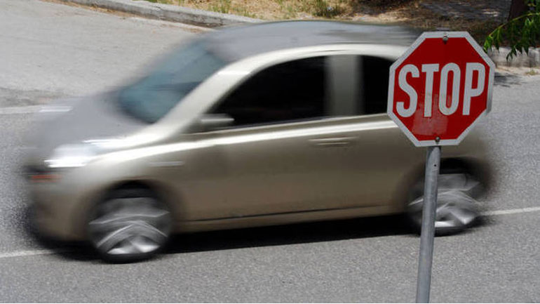 «Σήμερα ο Έλληνας οδηγός δεν γνωρίζει το STOP»