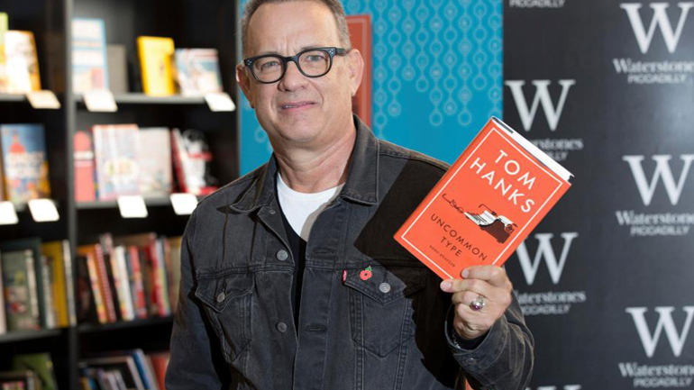 Ο Τομ Χανκς έγραψε βιβλίο και καθιερώνεται ως μια υπέροχη νέα φωνή της σύγχρονης μυθοπλασίας