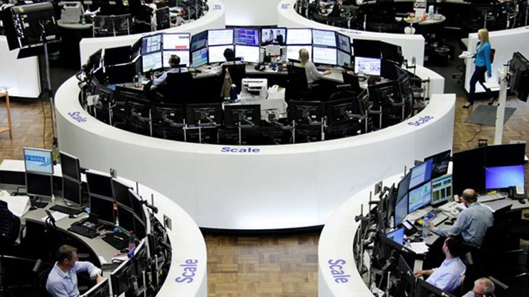 Μέτρια άνοδο σημειώνουν οι μετοχές στις ευρωαγορές – Υποχωρεί το ευρώ