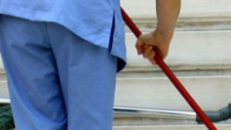 Γιος καθαρίστριας: Δούλευε για να μας ταΐζει – Τι θα έκανε ένας γονιός εάν πεινούσαν τα παιδιά του;