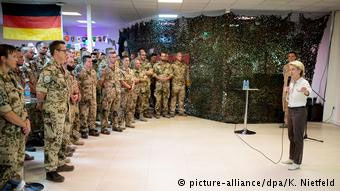 H υπουργός Άμυνας Ούρσουλα φον ντερ Λάιεν