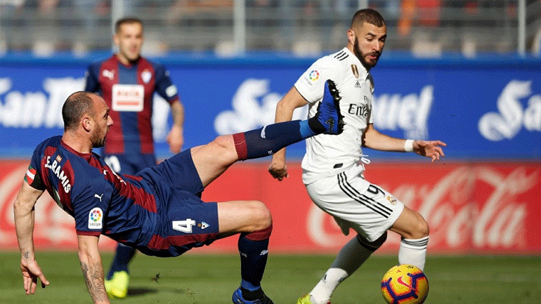 Σε ελεύθερη πτώση η Ρεάλ, ήττα με 3-0 από την Εϊμπάρ