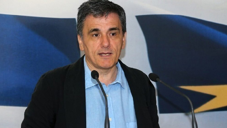 Στη Μυτιλήνη για προσωπικούς λόγους παραμένει ο Ευκλ. Τσακαλώτος