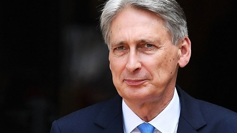 Φίλιπ Χάμοντ: Η συμφωνία του Brexit θα έχει ελάχιστη αρνητική επίπτωση στην οικονομία