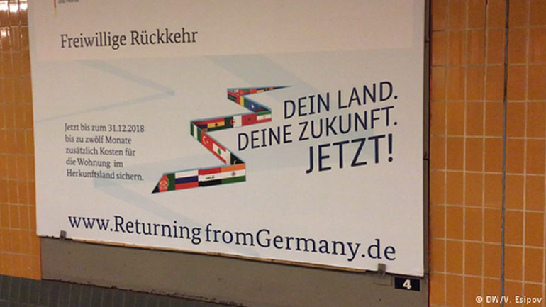 Το Βερολίνο επιβραβεύει την επιστροφή προσφύγων