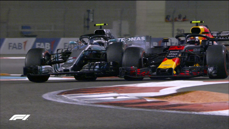 Η στιγμή που ο Verstappen προσπερνά τον Bottas